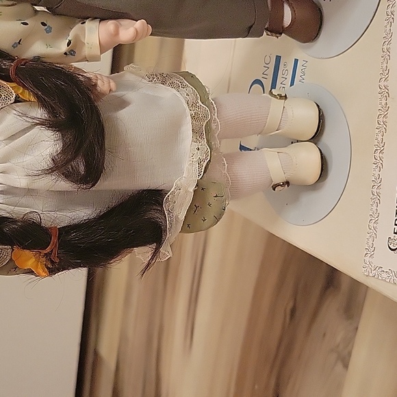 NWT Twin Porcelain Collectable Dolls - Picture 6 of 13